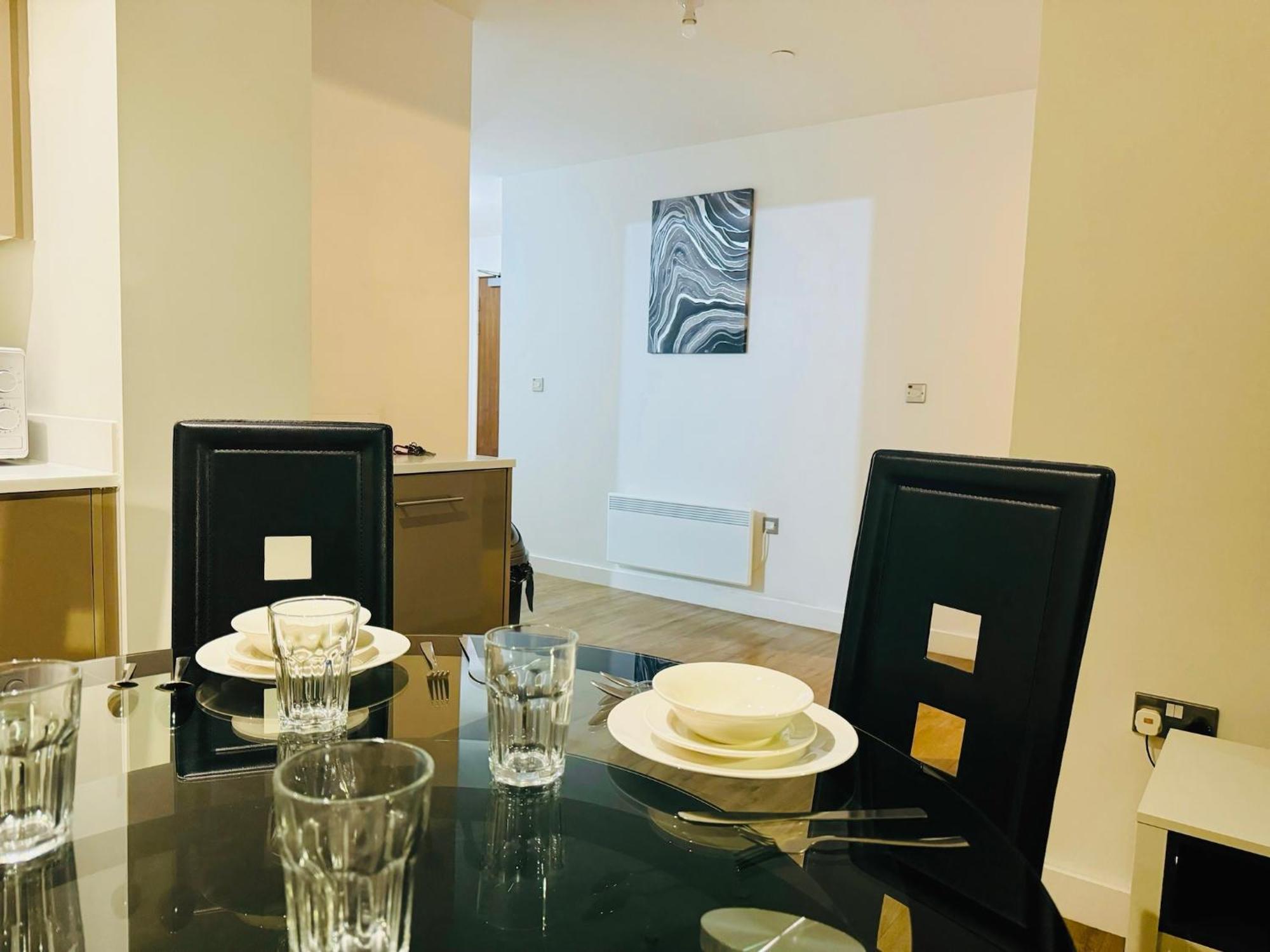 Last-Minute Specials L Book It Now L Sleeps Up To 4 L 2 Bed 2 Bath - Gym - Prime Birmingham Location L Jvt Short Lets Ngoại thất bức ảnh