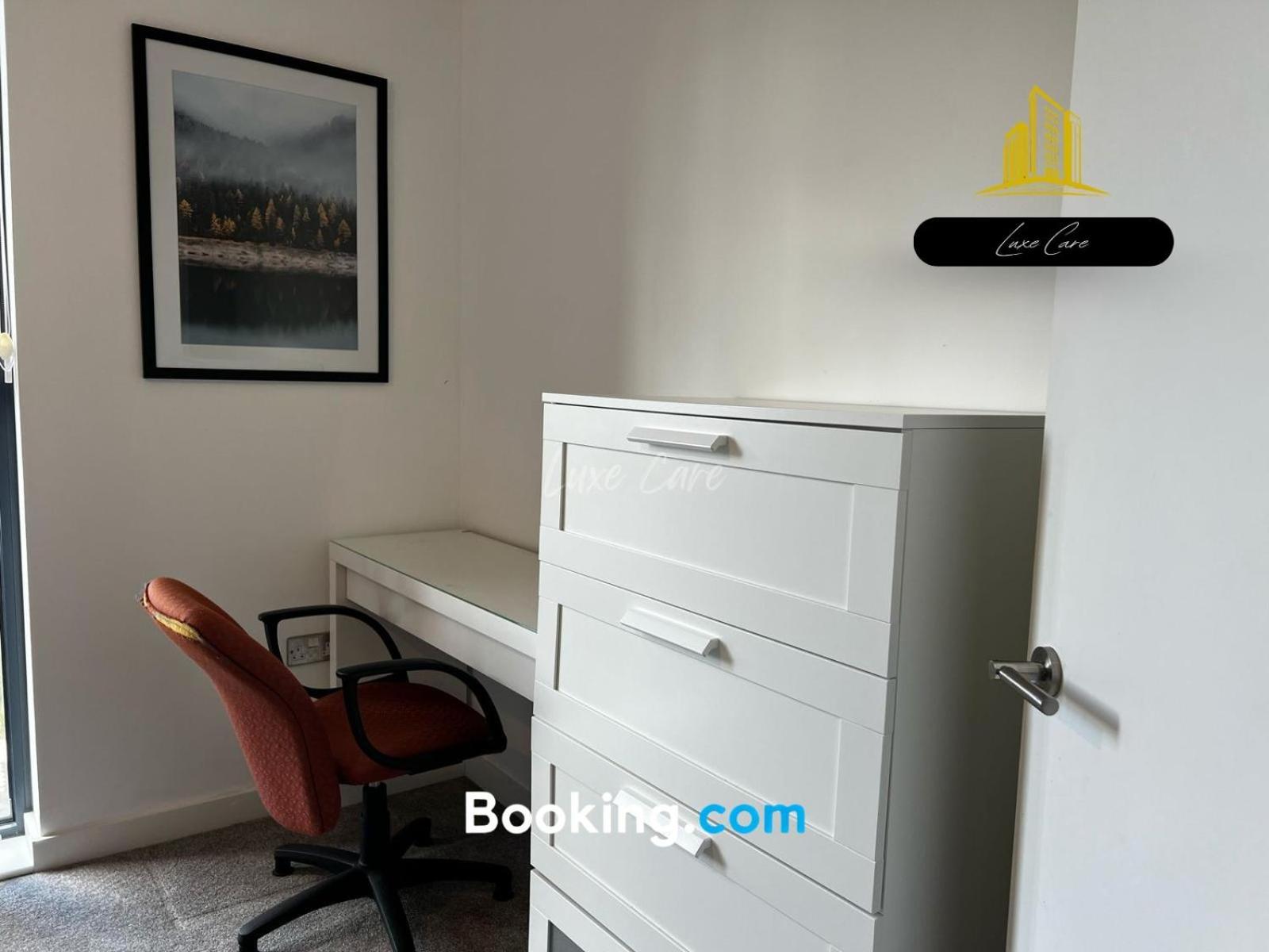 Last-Minute Specials L Book It Now L Sleeps Up To 4 L 2 Bed 2 Bath - Gym - Prime Birmingham Location L Jvt Short Lets Ngoại thất bức ảnh