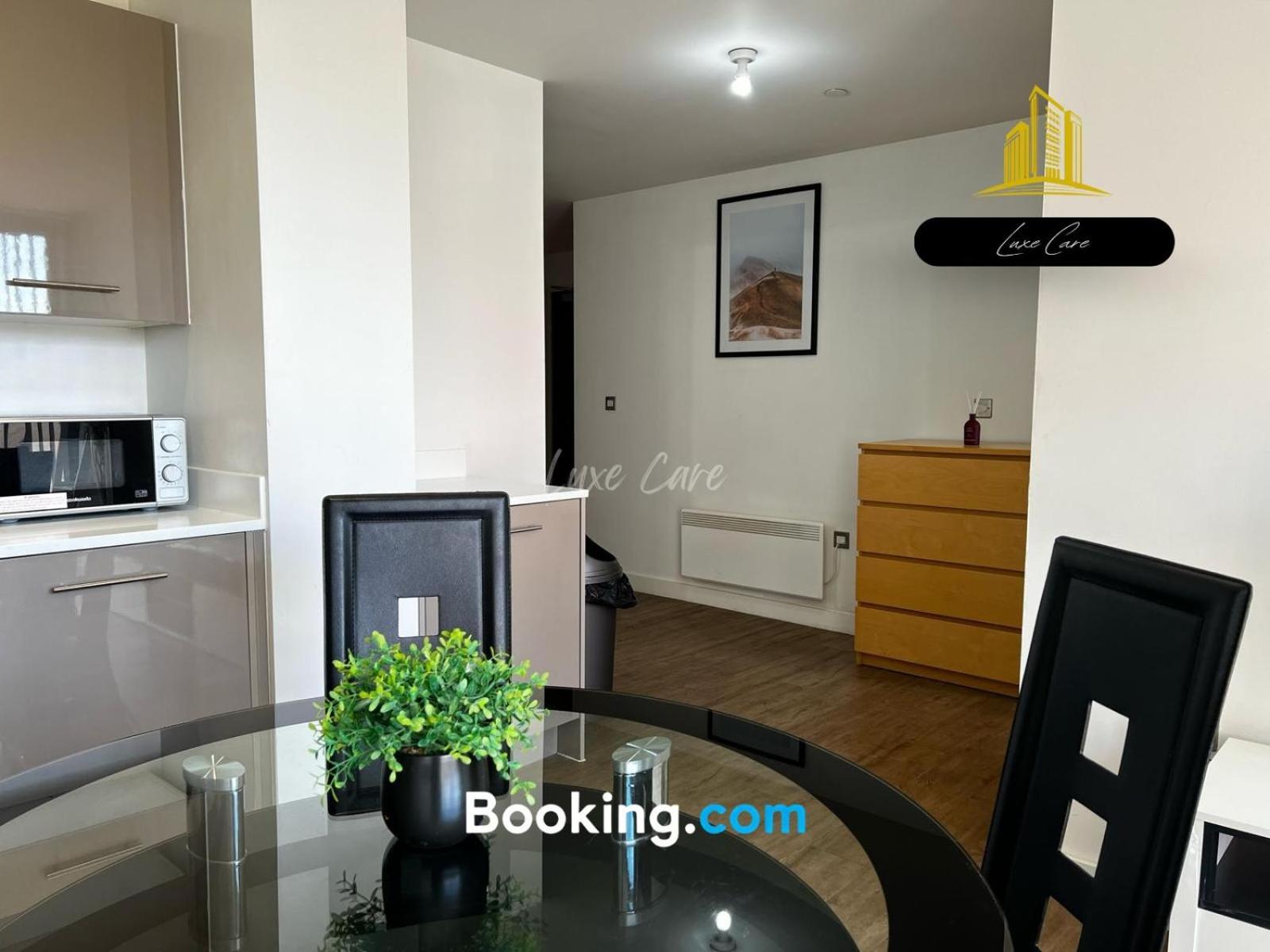 Last-Minute Specials L Book It Now L Sleeps Up To 4 L 2 Bed 2 Bath - Gym - Prime Birmingham Location L Jvt Short Lets Ngoại thất bức ảnh